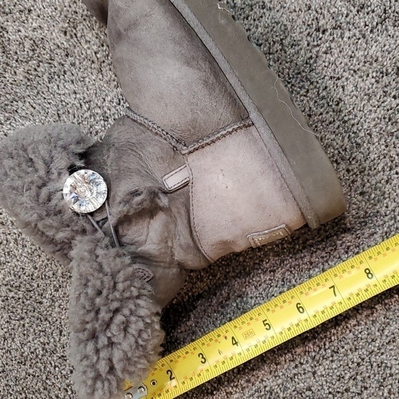 Ugg Australia Women 3349 Ankle Bailey Button Leather Sheepskin Boots shoes 10 - Picture 10 of 15